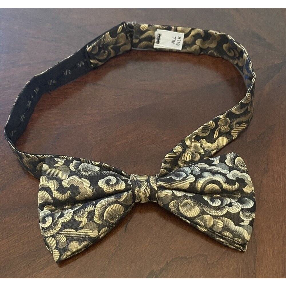 Gold Black 100% Silk Pre Tied Men’s Bowtie